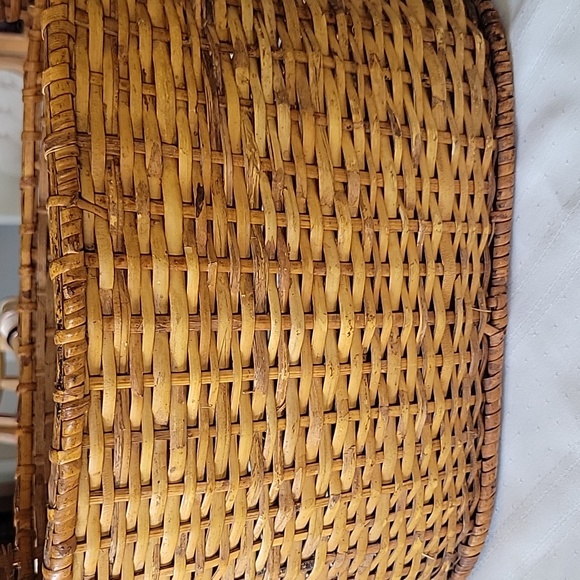 Unique Vintage Basket - Picture 2 of 8